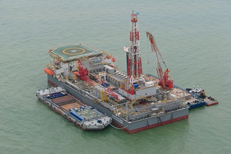 Construction of the Zhambyl Submersible Drilling Rig
